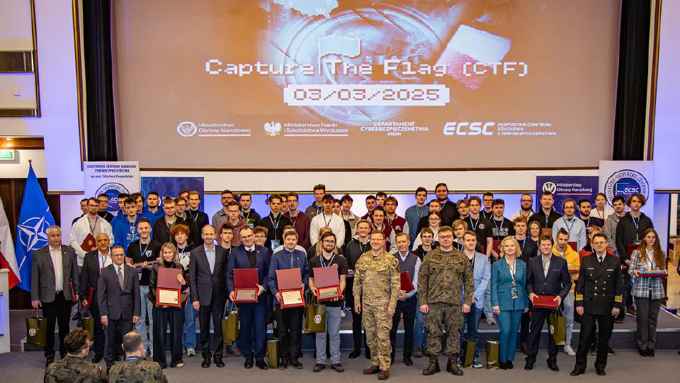 Zdjęcie tego jak super jest nasz zespół CTF